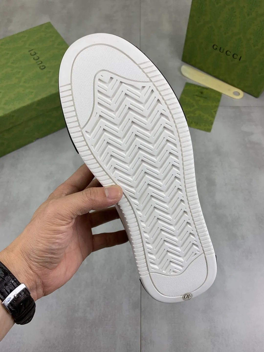 Men's shoes 💰P420💰 [New model] (GUCCI) official website's latest 🎁🎁casual and fashionable men's shoes 👟, hot style 💥 style is simple and elegant, exclusive for trendy men. Unique official website's latest brand double G elements 👑Original Gucci decoration, fashionable and generous, the fabric is original frosted calfskin ✅Fully imported first-layer pigskin lining, the official website specifies wear-resistant, lightweight original rubber casual outsole, the classic model is taken in kind at the counter🎬38-44 2️⃣ colors available